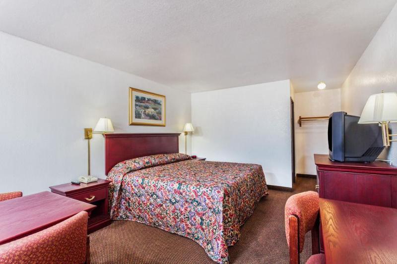 Super 8 Morristown East Downtown Otel Dış mekan fotoğraf